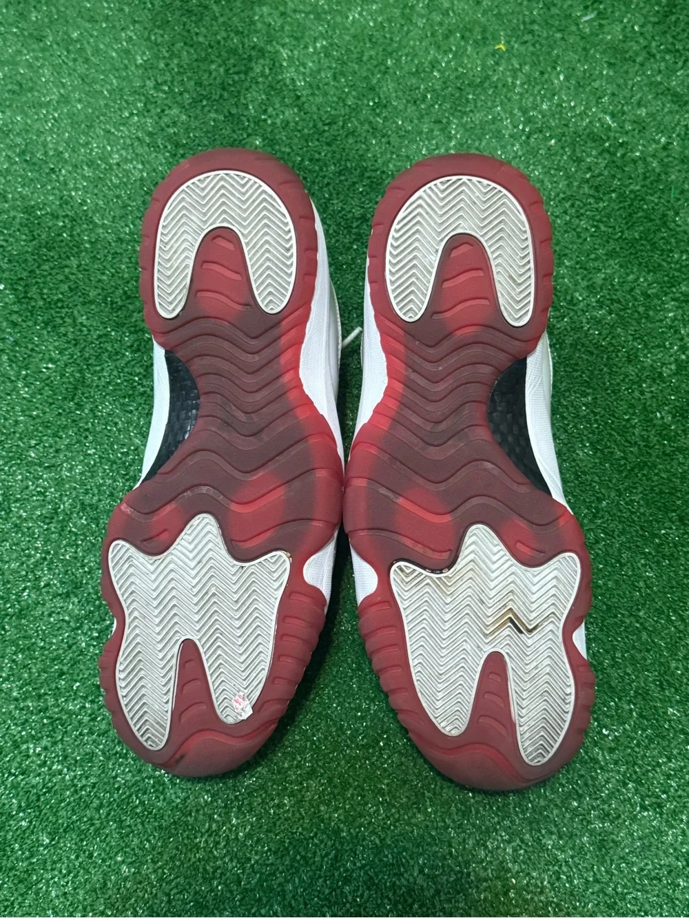 Jordan 11 Retro Low Cherry Bottom